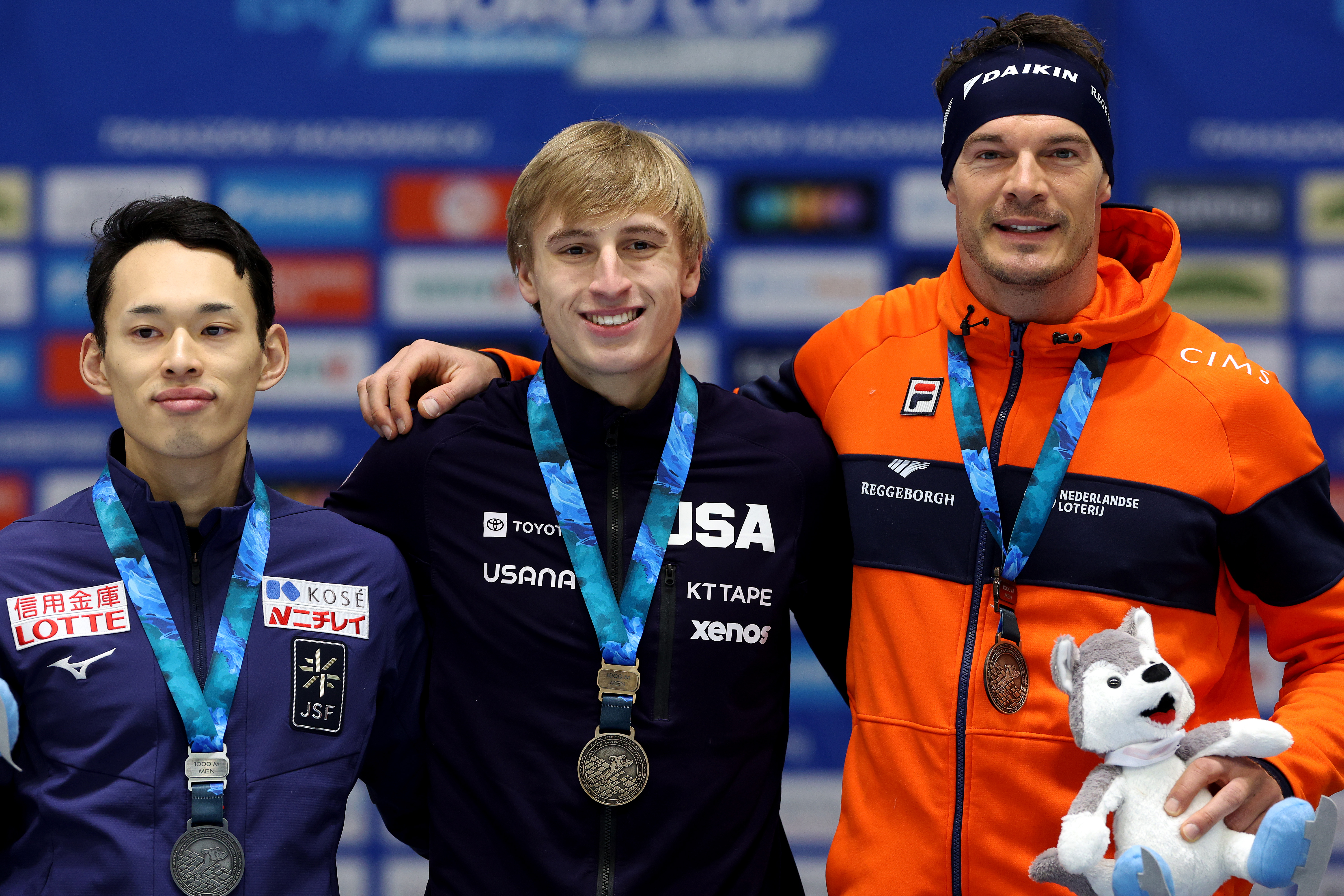 Erin Jackson, Jordan Stolz Go Gold in Big World Cup Weekend for